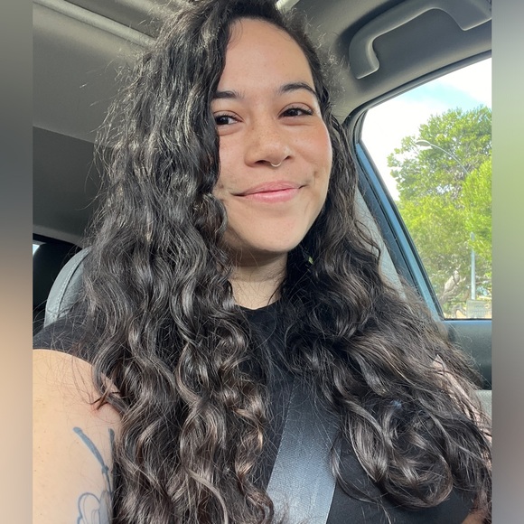 Meet your Posher, Allison - Picture 1 of 1